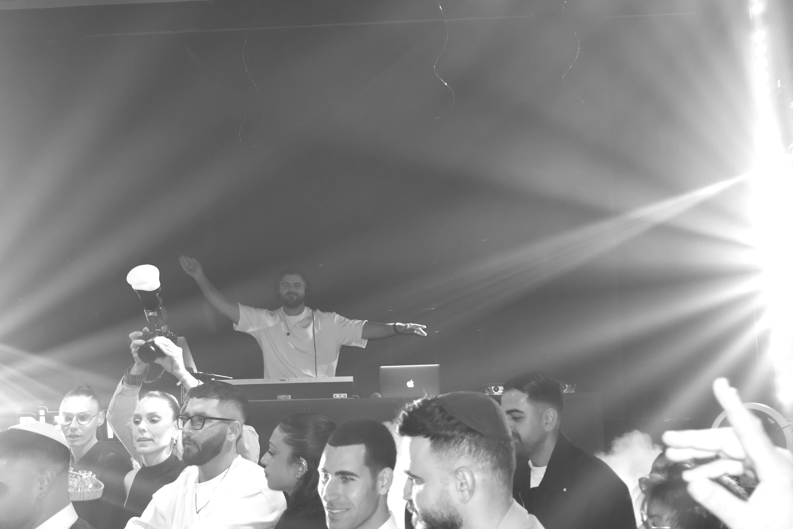 Dj Eli Hen